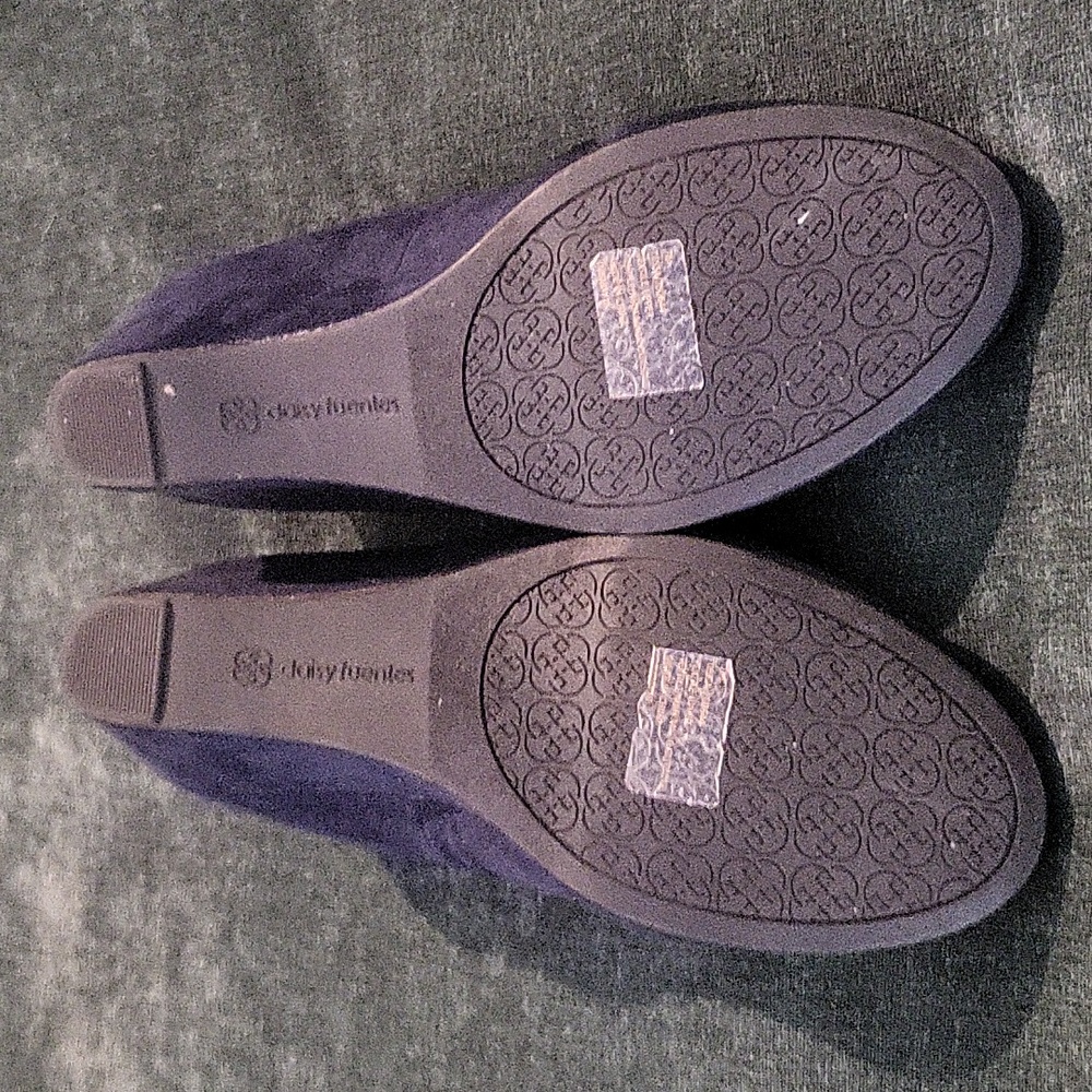 Adorable Daisy Fuentes Navy Women's Dress Shoes - size 7 - GUC - Picture 6 of 6